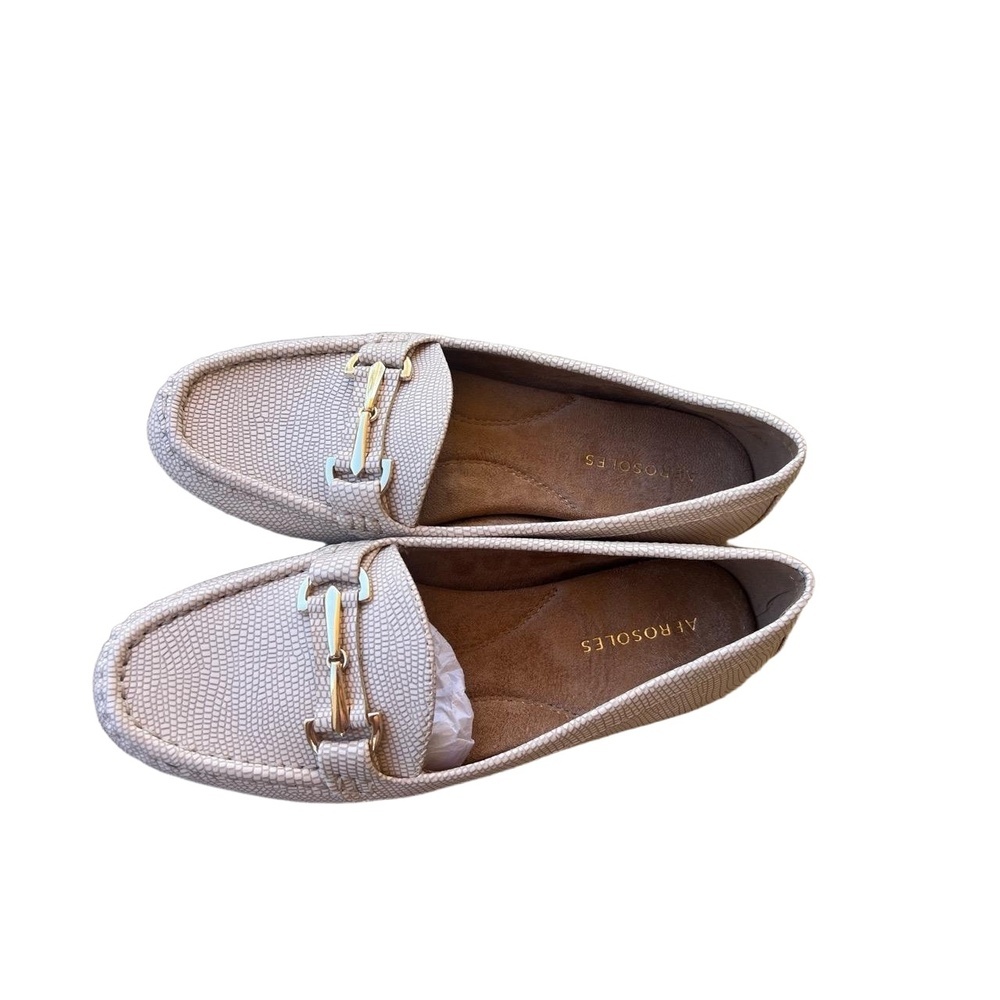 NWT Womens Size 8 Snakeskin Print Loafer Flats Gold Buckle Beige Slip On - Picture 3 of 9
